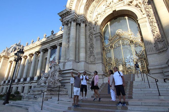 First Day Bike Tour, Top Sights, hidden gems, Wine&Cheese picnic - What Sets This Tour Apart