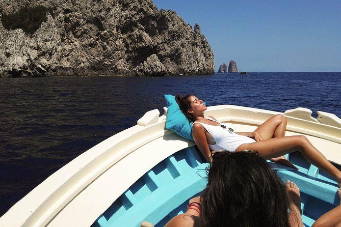 Fishing Experience Around Capri from Sorrento with Lunch Onboard - FAQs