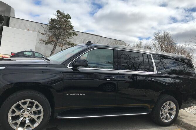 Fixed Price- Black Car service from Toronto Airport OR Niagara Falls - Suitability for Different Travelers