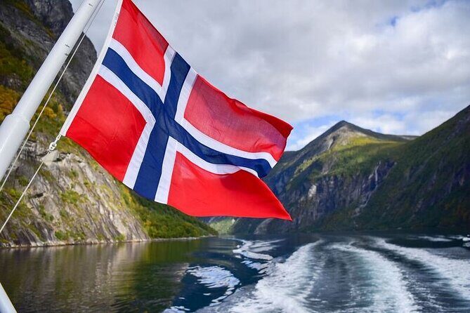 Fjord Sightseeing Tour by Boat in Geiranger - Group Size, Comfort, and Accessibility