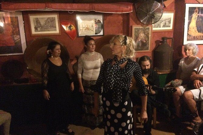 Flamenco and Tapastour with a flamenco artist - Key Points