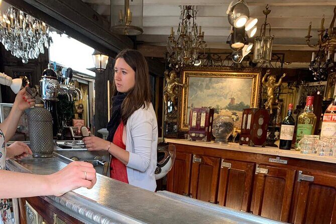 Flea Market Secrets near Montmartre: A Paris Hunt for Treasures - Exploring Europes Largest Flea Market