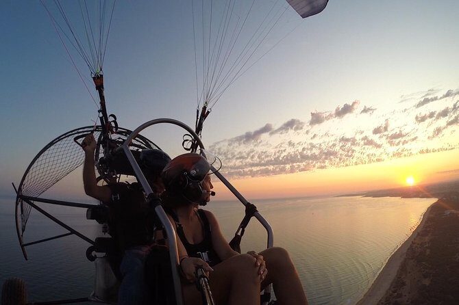 Flight experience over the beach in paragliding/paratrike in the Algarve with video. - The Logistics: Meeting Point, Duration, and Group Size