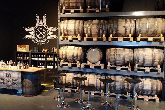 Flóki Whisky Distillery Tour & Tasting in Reykjavík - The tasting room: how the guide makes it click