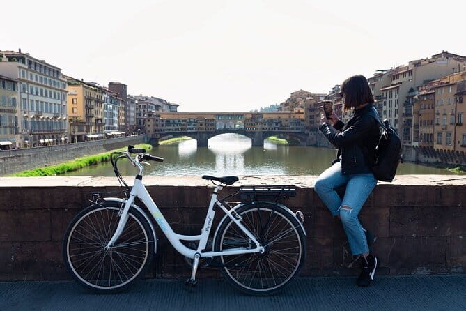 Florence: City Highlights & Historic District Guided Walking Tour - Guides and App: A Winning Combo