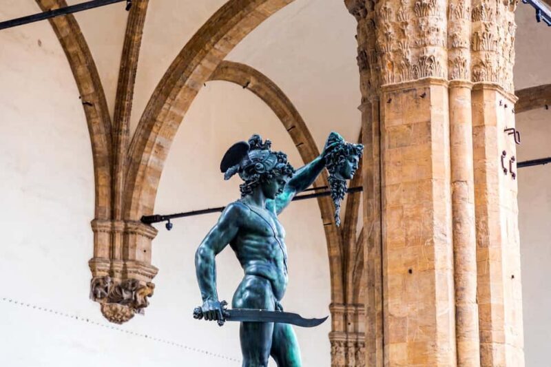 Florence: (French) Walking Tour with a licensed guide - Key Points