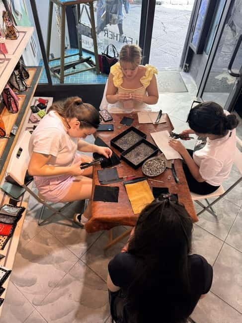 Florence: Leather Wallet-Making Workshop with Coffee - FAQs