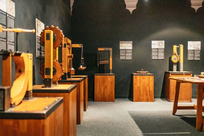 Florence: Leonardo Interactive Museum Entry Ticket - Florence logistics: pairing it with Accademia and the Duomo