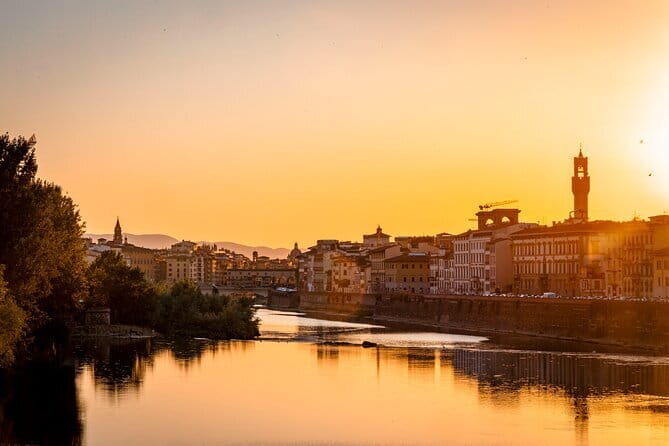 Florence Night Bike Tour with Wine and Aperitivo Picnic included - The Aperitivo Picnic
