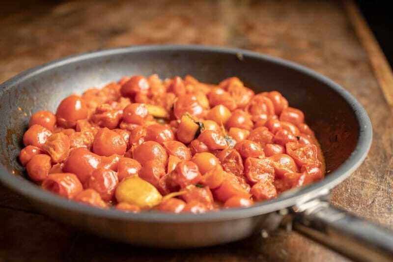 Florence: Pasta & Tiramisu Class with Unlimited Wine - Key Points