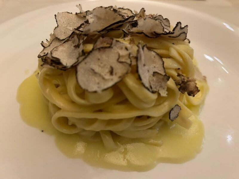 Florence: Pasta & Tiramisu Cooking Class with Unlimited Wine - Key Points