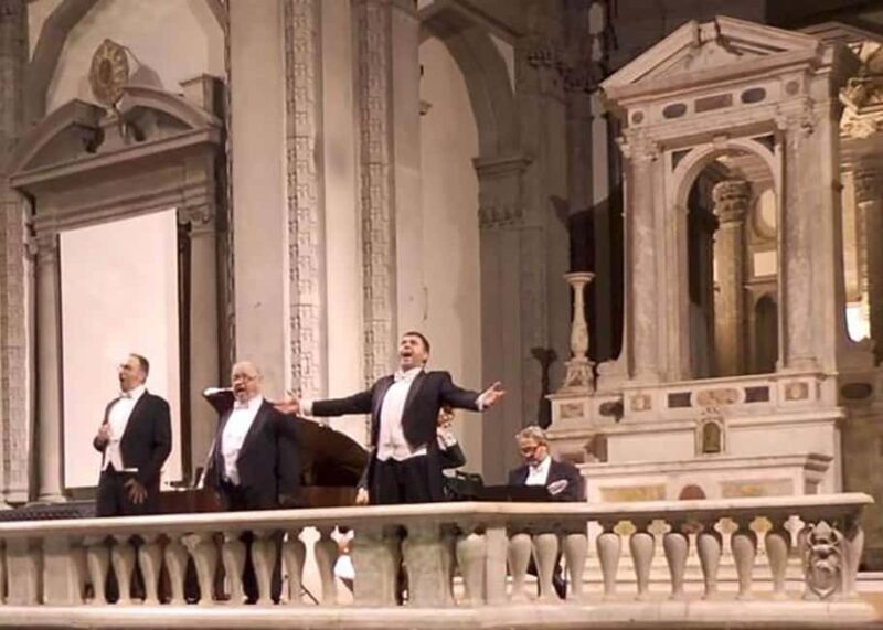 Florence: Piazza Signoria, Dinner, and the Three Tenors - FAQ