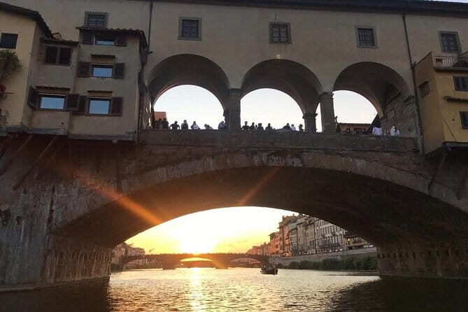 Florence sunset boat cruise with aperitivo - The Itinerary in Detail
