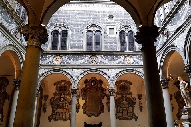 Florence - The Medici's Private Walking Tour - Piazza della Signoria: The Civic Epicenter