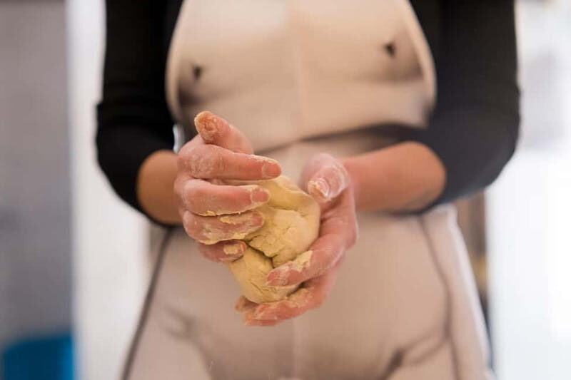 Florence: Tiramisu & Pasta Making Class with Unlimited Wine - Key Points