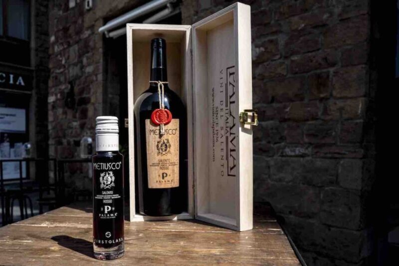 Florence: Wine-tasting Experience in Front of Ponte Vecchio - The Location and Atmosphere