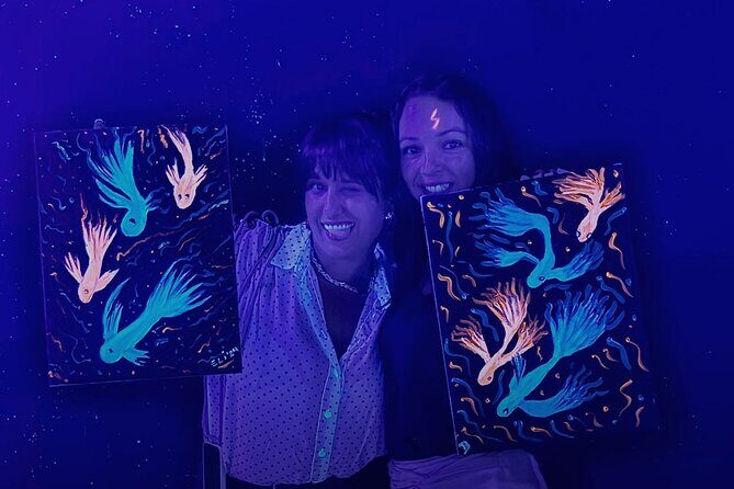 Fluorescent Painting Class with Wine in Barcelona - A Unique Artistic Evening in Barcelona: Fluorescent Painting Class with Wine