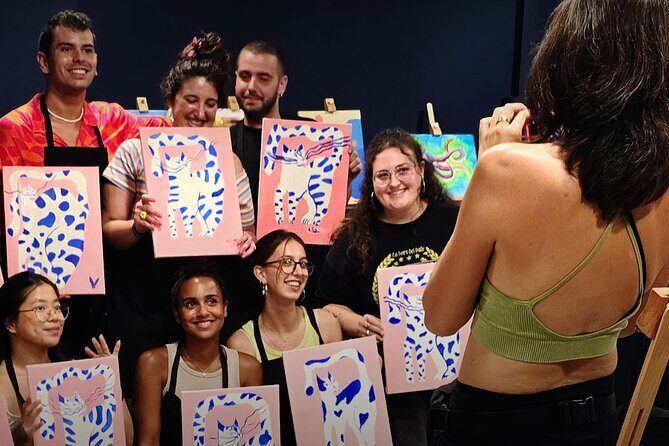 Fluorescent Painting Class with Wine in Barcelona - FAQs