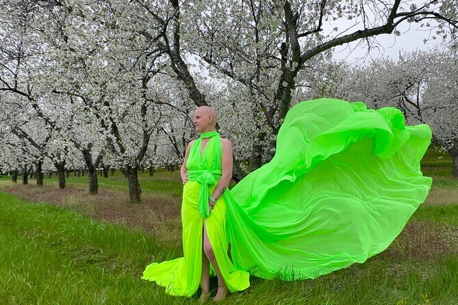 Flying Dress Photo Shoot in Traverse City - Who Should Consider This Experience?