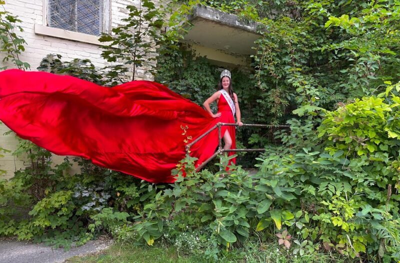 Flying Dress Photo Shoot Traverse City & Surrounding Areas - Frequently Asked Questions