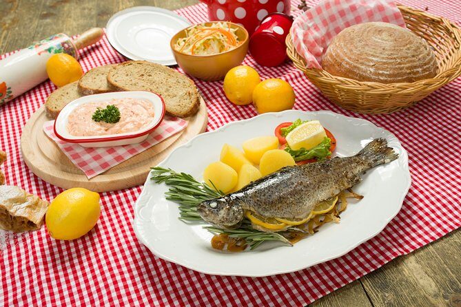 Folklore Dinner with Unlimited Drinks 4course Menu - FAQs