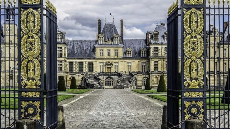 Fontainebleau Castle Private guided tour from Paris - An Introduction to Fontainebleau Castle Tour