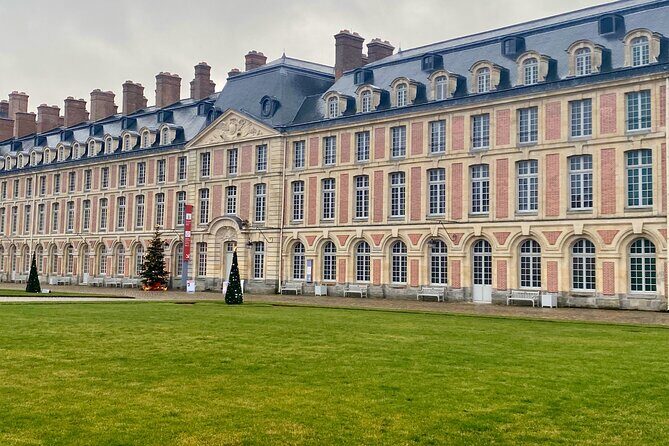 Fontainebleau, Versailles, Trianon Small group from Paris - Is the Price Worth It?