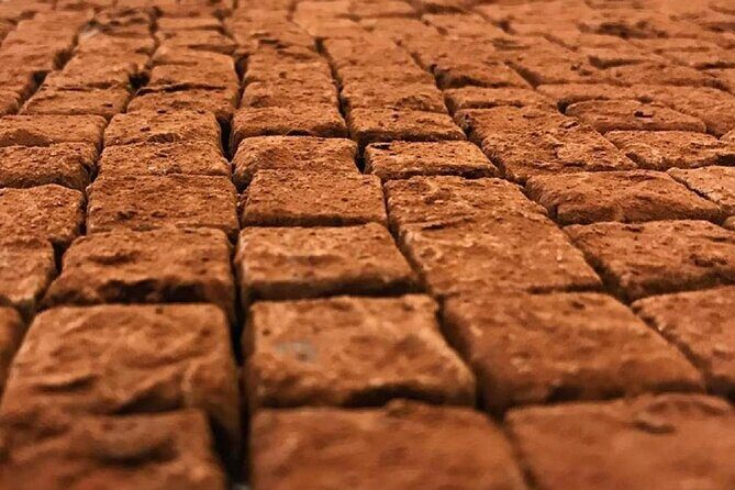 Food & History Tour in Bordeaux Old Town with Local Guide - Key Points