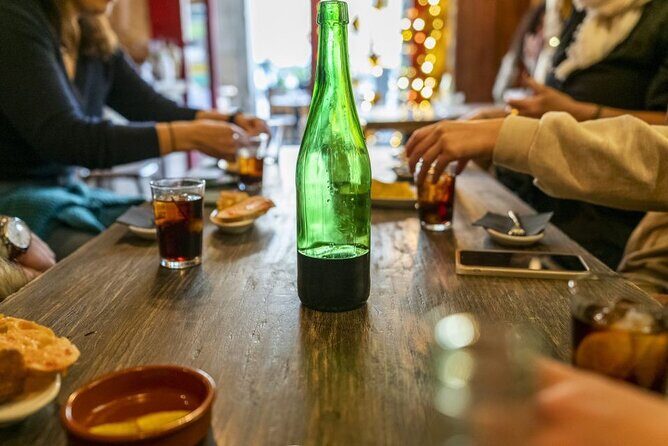 Food, Wine & History Tour with la Boqueria Market in Barcelona - Guides and Atmosphere: Making the Tour Special
