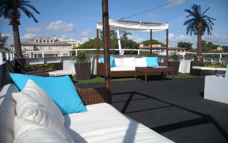 Fort Lauderdale: Musette Yacht New Year's Eve Party Cruise - The Pros & Cons