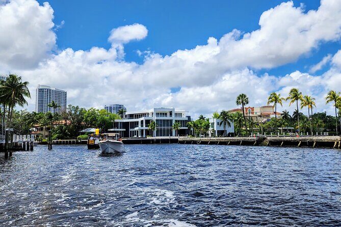 Fort Lauderdale Rental 28FT Boat Adventure - The Real Deal: Pros and Cons