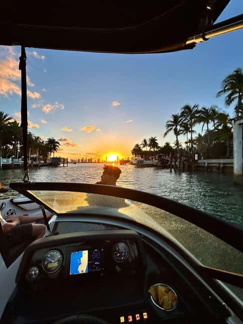Fort Lauderdale: Sunset Boat Tour with "French Appetizer" - Key Points
