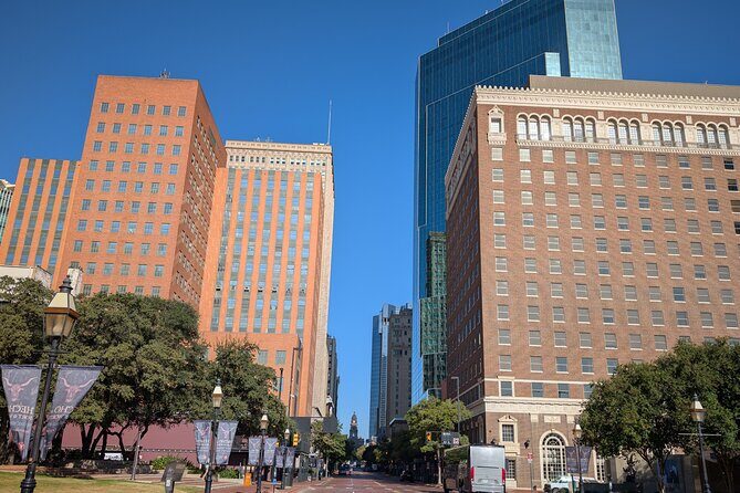 Fort Worth Scavenger Hunt Walking Tour and Game - Who Should Consider This Tour?