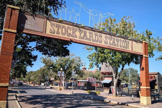 Fort Worth Stockyards Scavenger Hunt Walking Tour and Game - Walkthrough of the Experience
