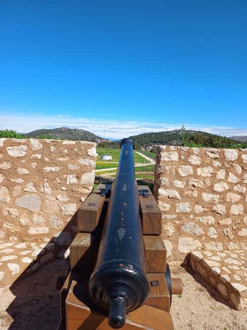 Fortresses and walls of ibenik - Key Points