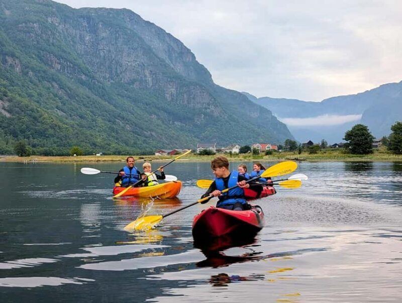 Frafjord: Guided Kayak or SUP Tour with Equipment - FAQ