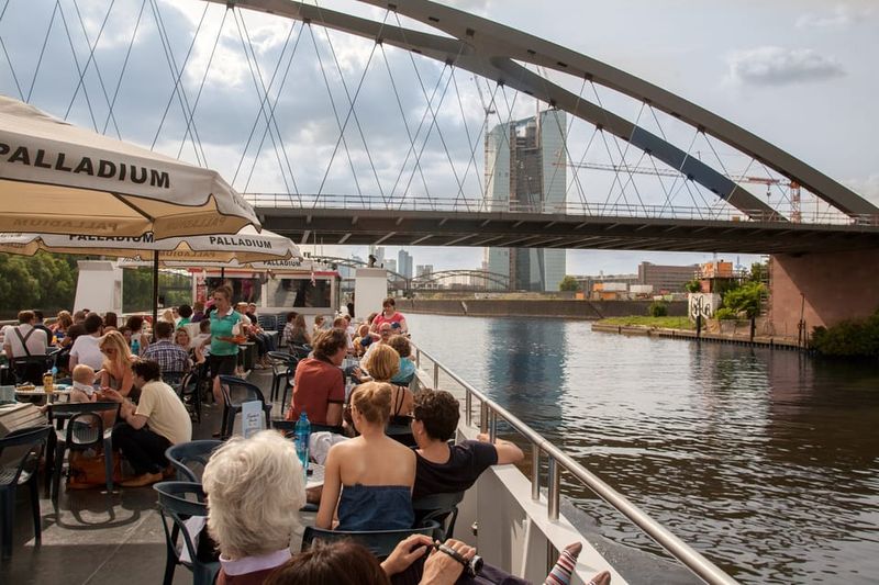 Frankfurt: 1-Hour Panorama Boat Cruise on the river Main - Audio commentary: good detail in German and English, with a few quirks