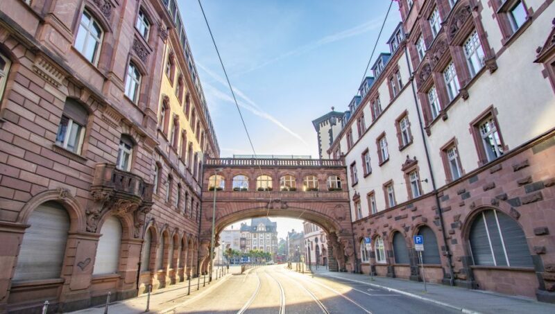 Frankfurt: Capture the most Photogenic Spots with a Local - Authentic Cultural Insights