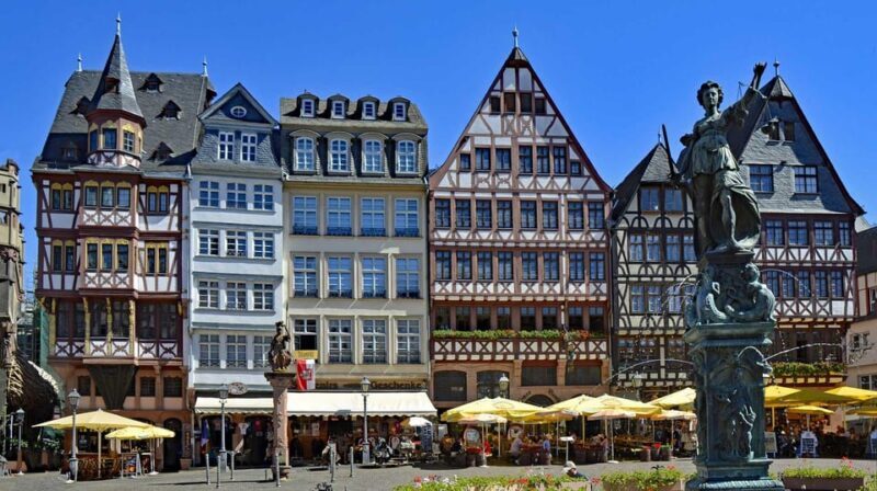 Frankfurt: Discover the heart of Frankfurt - a city tour in Russian - Key Points