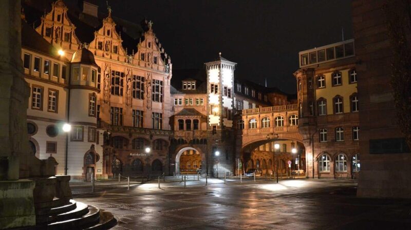 Frankfurt: Discover the heart of Frankfurt - a city tour in Russian - Who Is This Tour Best For?