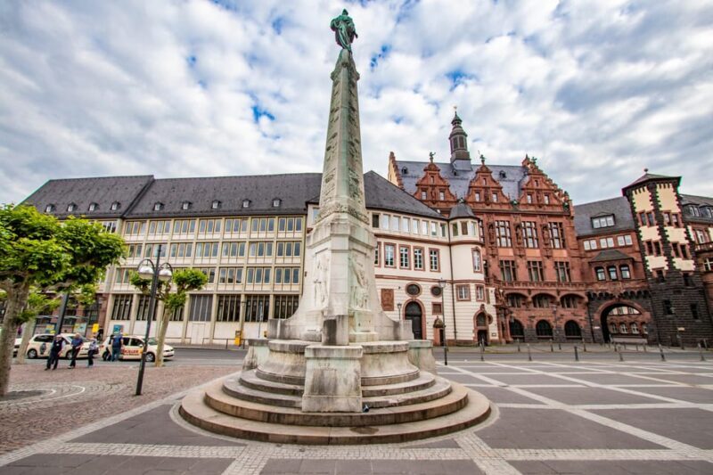 Frankfurt: Express Walk with a Local in 60 minutes - The Experience from the Guides’ Perspective