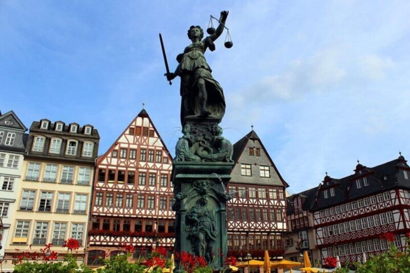 Frankfurt: Must-See Attractions Walking Tour with a Guide - Key Points