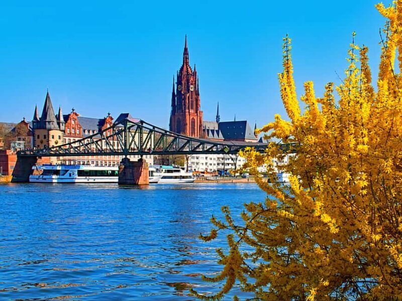 Frankfurt: Private tour in German - just for you and your friends - Key Points