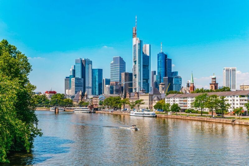 Frankfurt: River Main Sightseeing Cruise with Commentary - Key Points