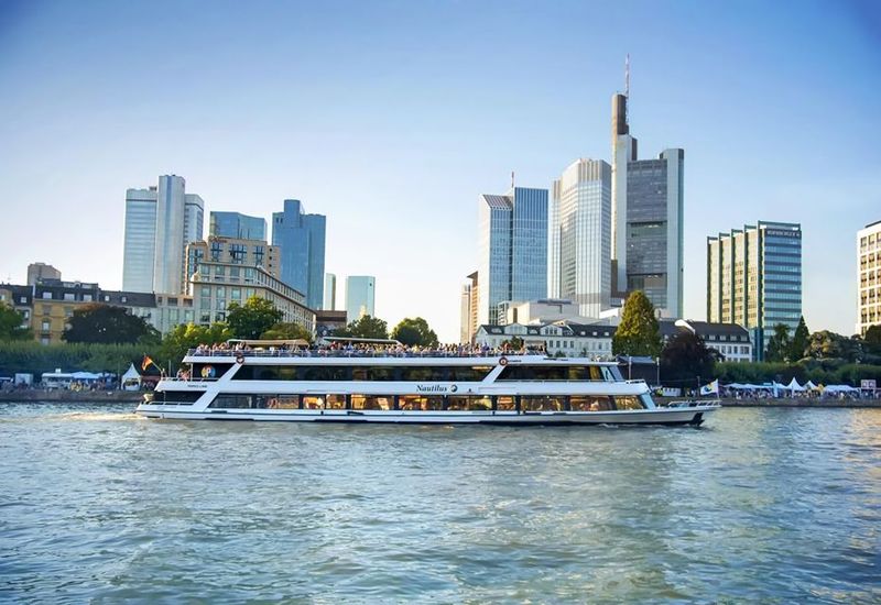 Frankfurt: River Main Sightseeing Cruise with Commentary - Frankfurt’s Financial Center from the water