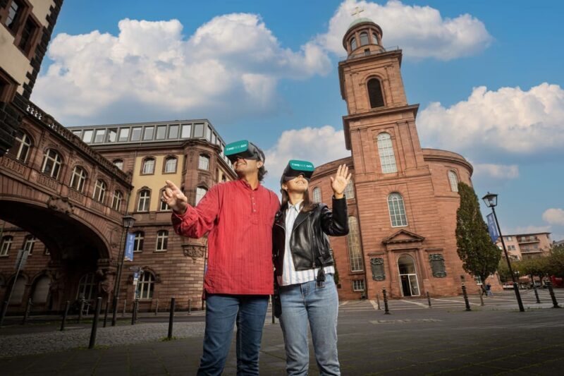 Frankfurt: Walking Tour - discover the city with VR glasses - The Pros and Cons