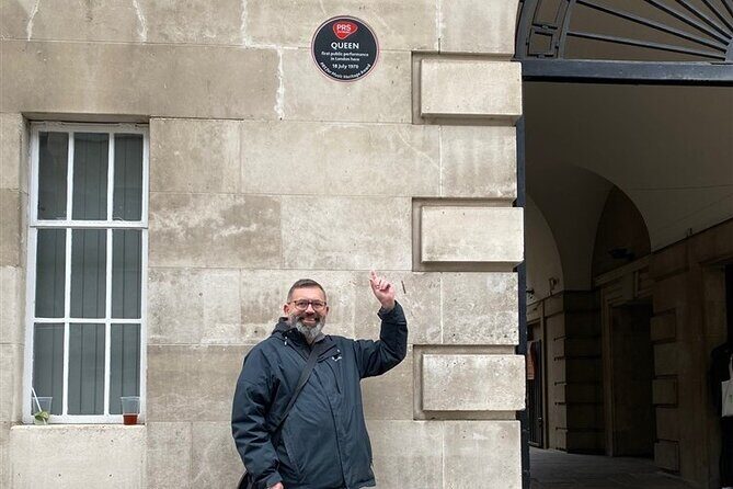 Freddie Mercury and Queen. The London tour - Key Points