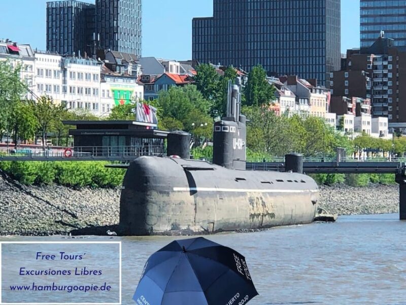Free Tour: Port, Red Light District and Beatles. You decide how much to pay at the end - Exploring the Port of Hamburg