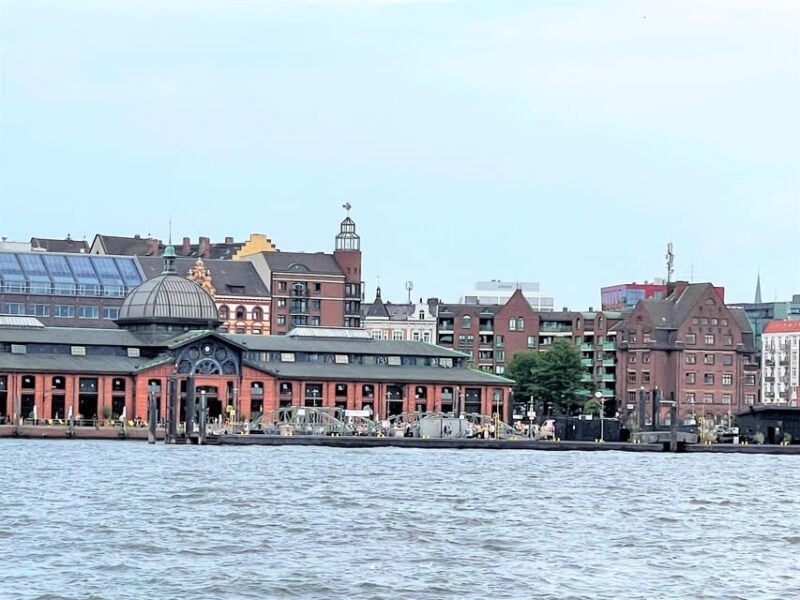 Free Tour: Port, Red Light District and Beatles. You decide how much to pay at the end - End Point & Reflection