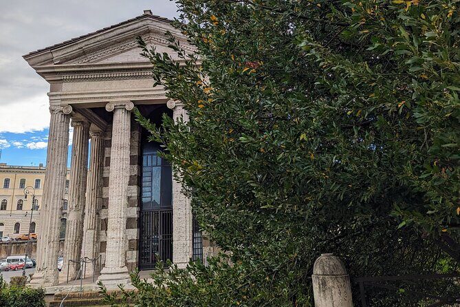 Free Urban Trekking with an Archaeologist - What’s Included in the Tour?